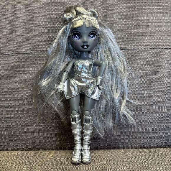 Rainbow High Shadow High LUNA MADISON Doll Rare Articulated - Picture 1 of 4